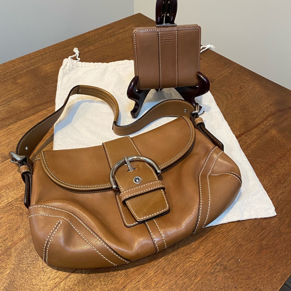 COACH BAG SADDLE LEATHER WITH MATCHING WALLET INCLUDES DUST BAG. A+ condition - Picture 4 of 9